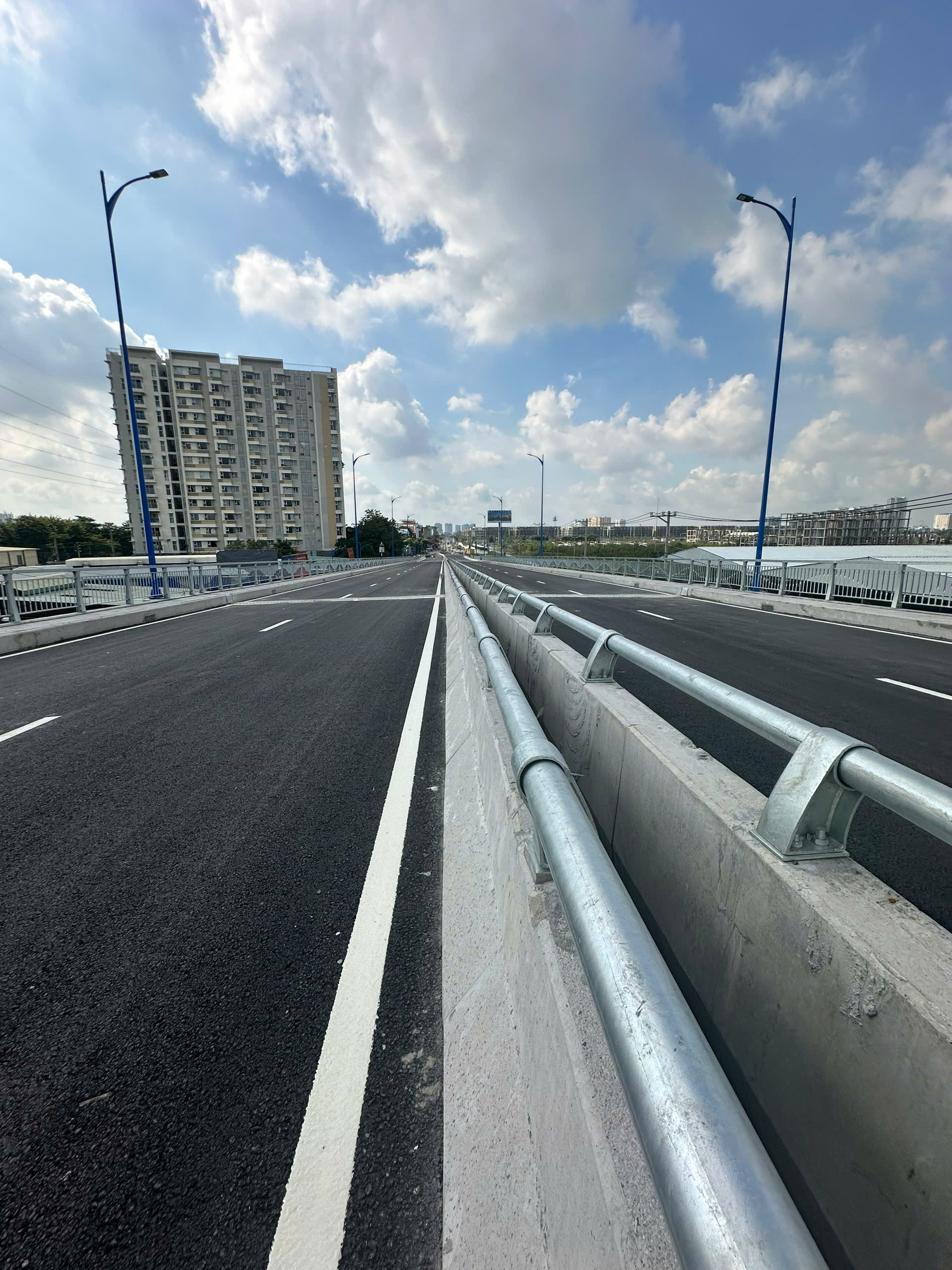 Hình ảnh cầu Nam Lý trước ngày thông xe - Ảnh 7.