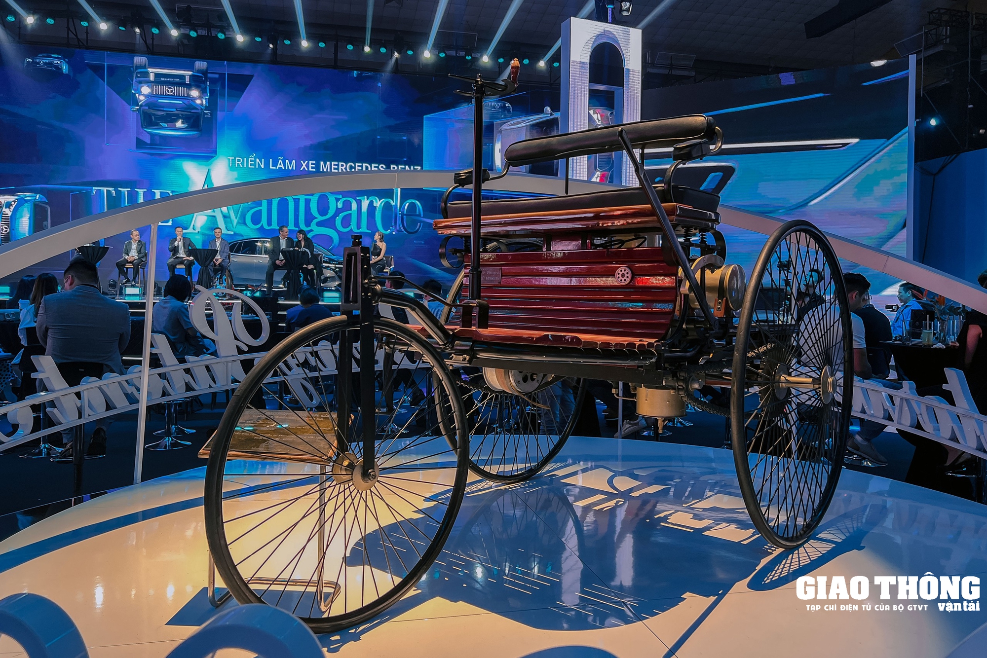 Cận cảnh xe điện Mercedes-Maybach EQS 680 SUV mới bán tại Việt Nam: Điểm nhấn nội thất, giá hơn 7 tỷ đồng - Ảnh 14.