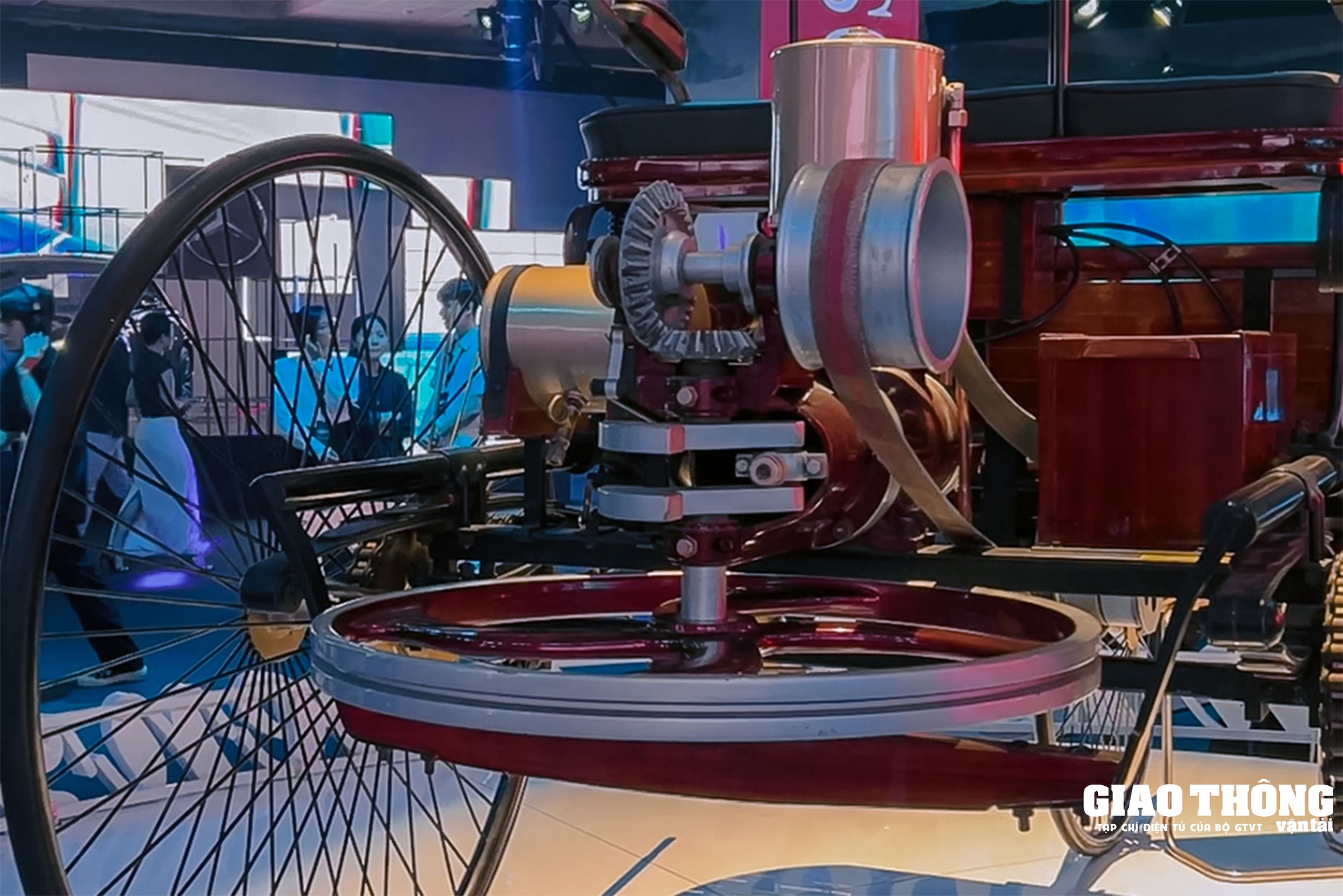 Cận cảnh xe điện Mercedes-Maybach EQS 680 SUV mới bán tại Việt Nam: Điểm nhấn nội thất, giá hơn 7 tỷ đồng - Ảnh 16.