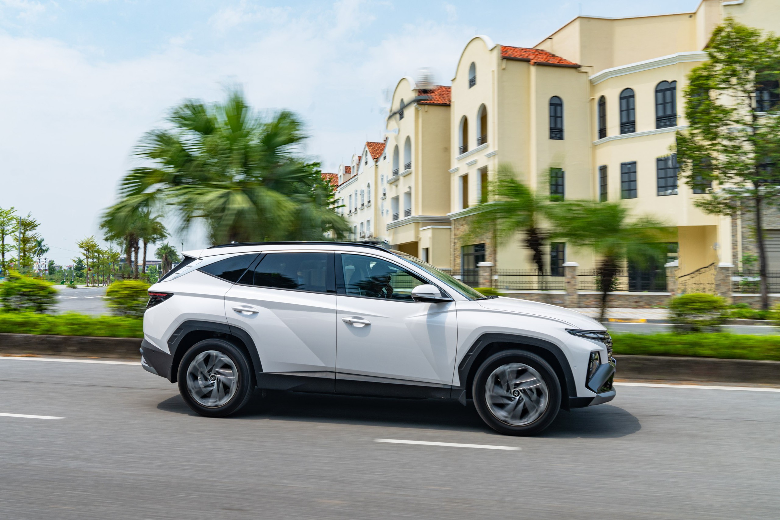 Giá lăn bánh Hyundai Tucson 2025 rẻ nhất phân khúc - Ảnh 1.