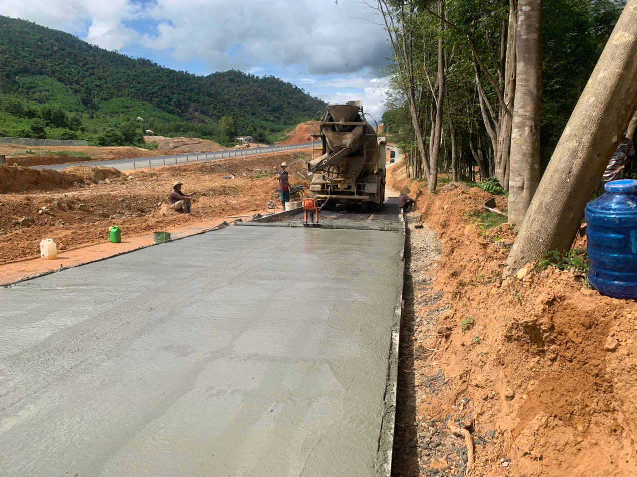 Xem tiến độ thi công cao tốc Vân Phong - Nha Trang - Ảnh 5.