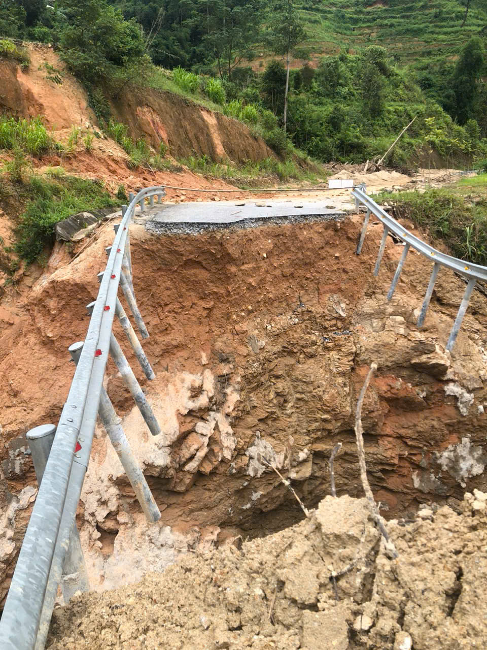 Ứng phó, khắc phục hậu quả thiên tai - Kỳ 1: Thiên tai tác hại hàng đầu với công trình giao thông- Ảnh 3.