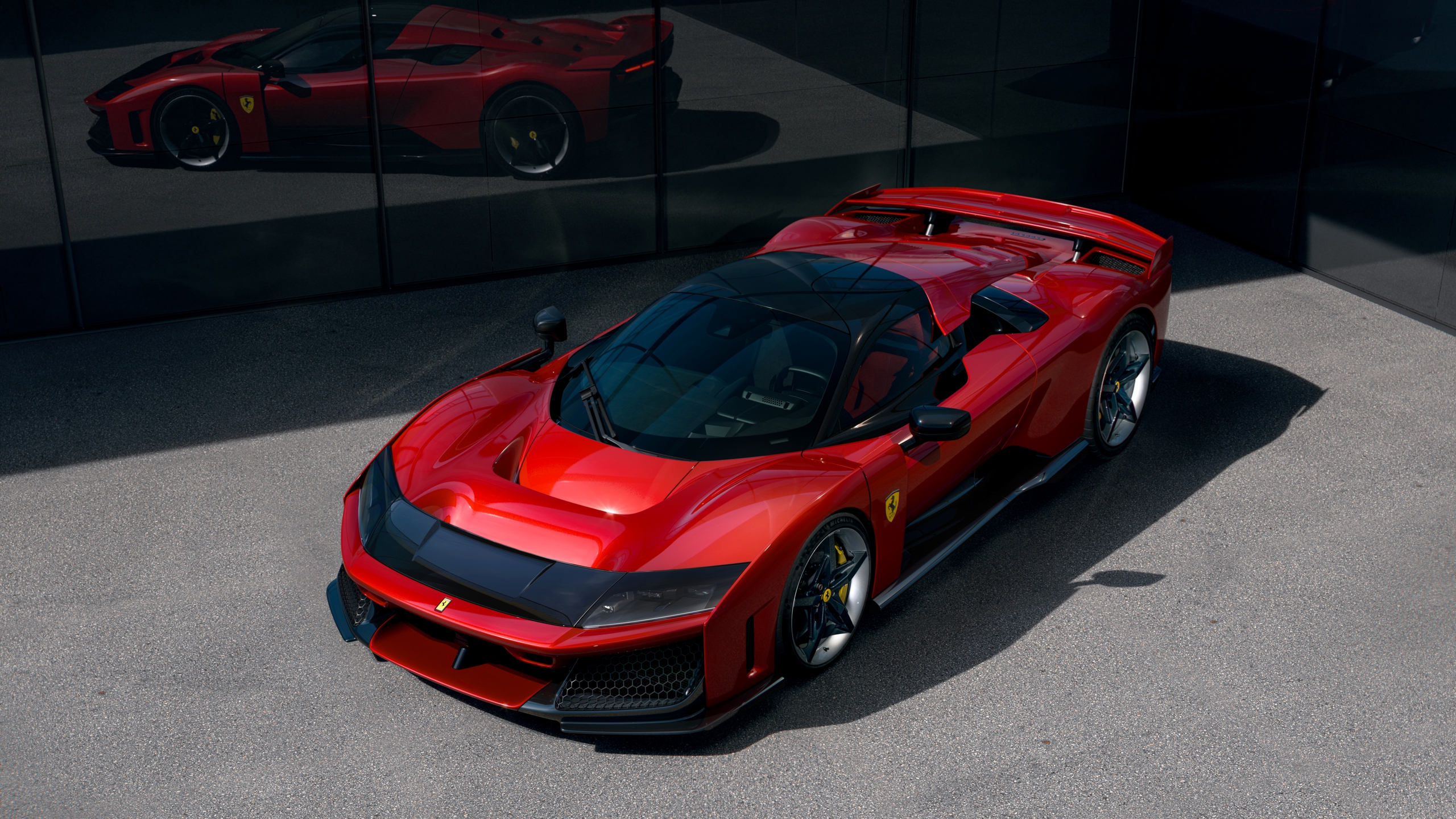 Ferrari F80 ra mắt: Siêu xe mạnh đến gần 1.200 mã lực, giá trăm tỷ và những điều thú vị- Ảnh 2.
