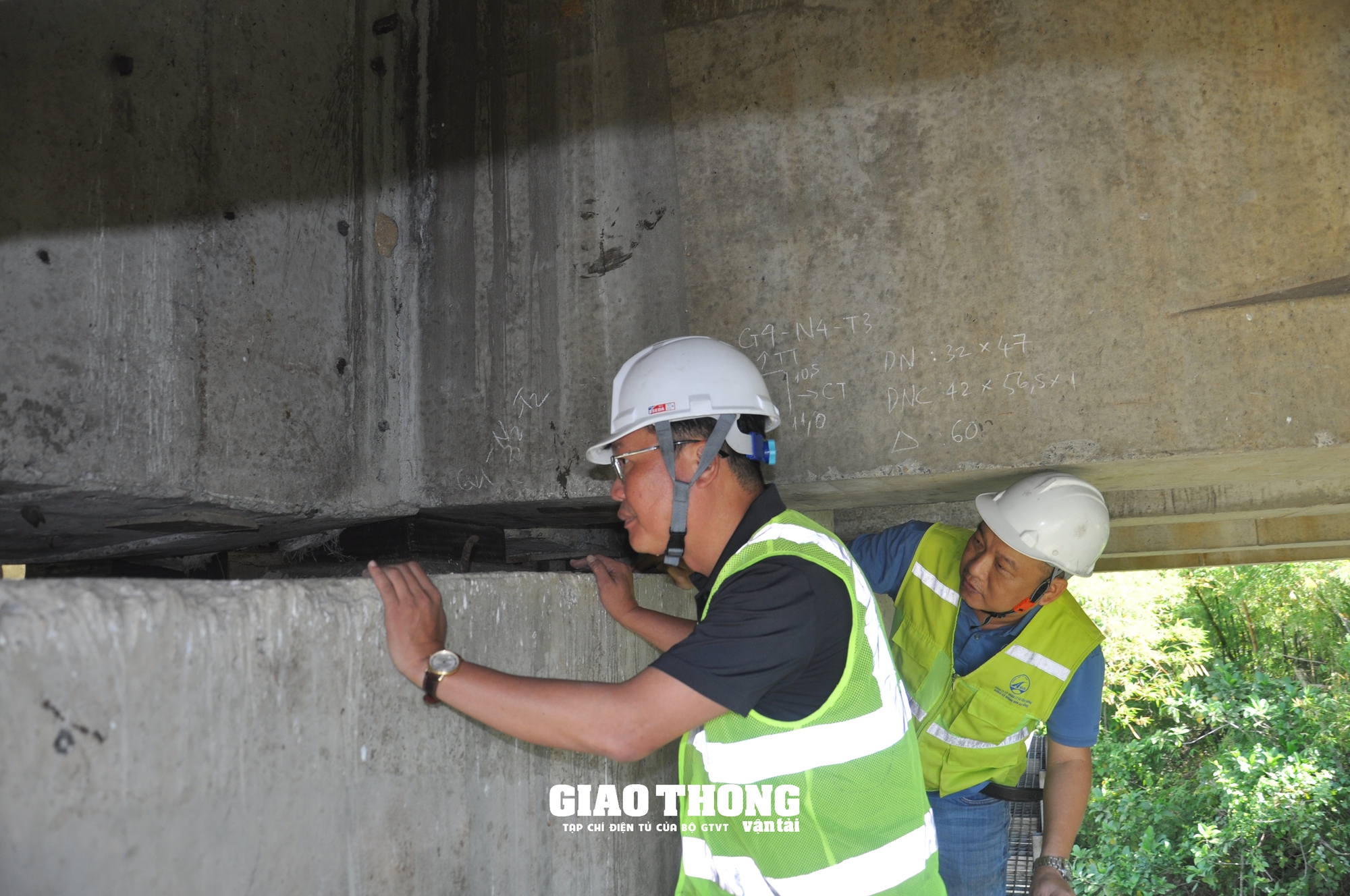 Cận cảnh kiểm tra 