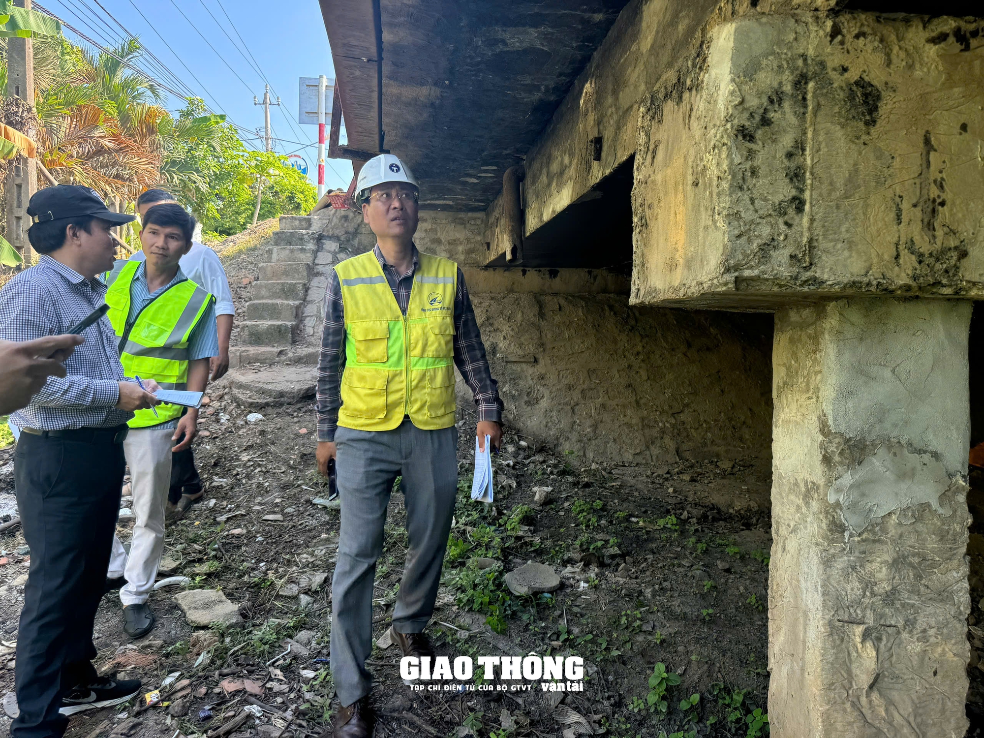 Cận cảnh kiểm tra 