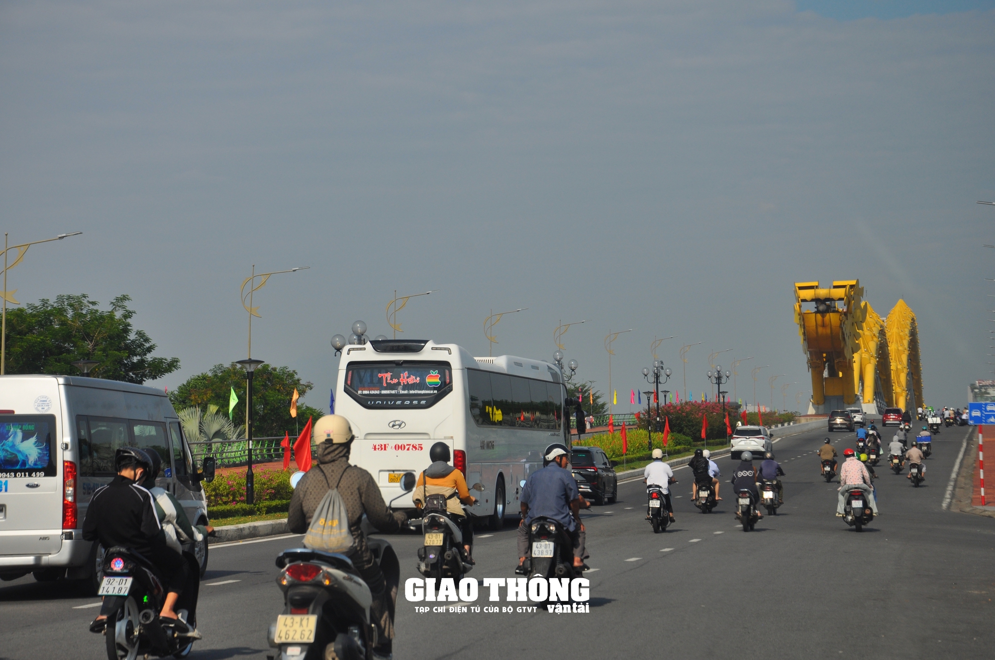 Xử lý nghiêm hành vi đi ngược chiều góp phần xây dựng văn hóa giao thông - Ảnh 1.