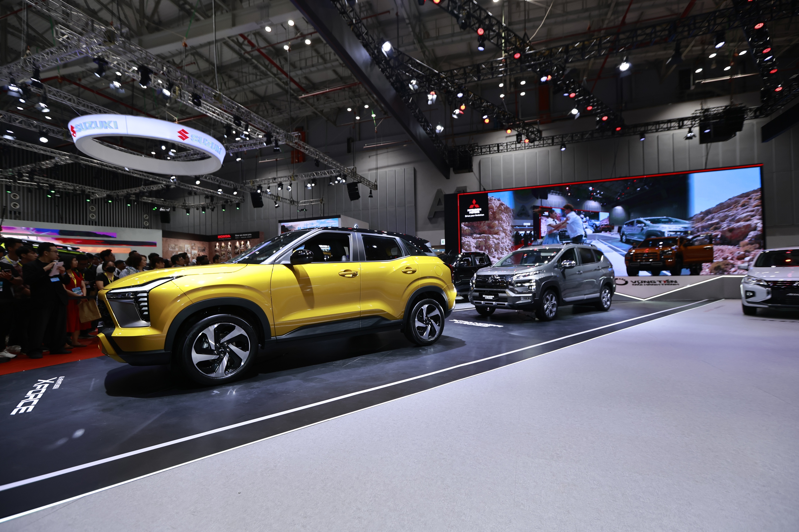 Triển lãm ô tô, xe máy Việt Nam 2024: Xe năng lượng mới lên ngôi- Ảnh 4. Triển lãm ô tô, xe máy Việt Nam 2024: Xe năng lượng mới lên ngôi- Ảnh 4.