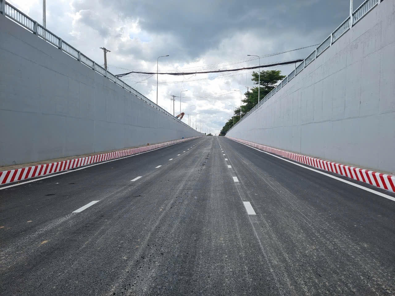 Tổng công ty Thăng Long hoàn thành nhánh hầm chui Nguyễn Văn Linh - Nguyễn Hữu Thọ, sẵn sàng thông xe - Ảnh 2.