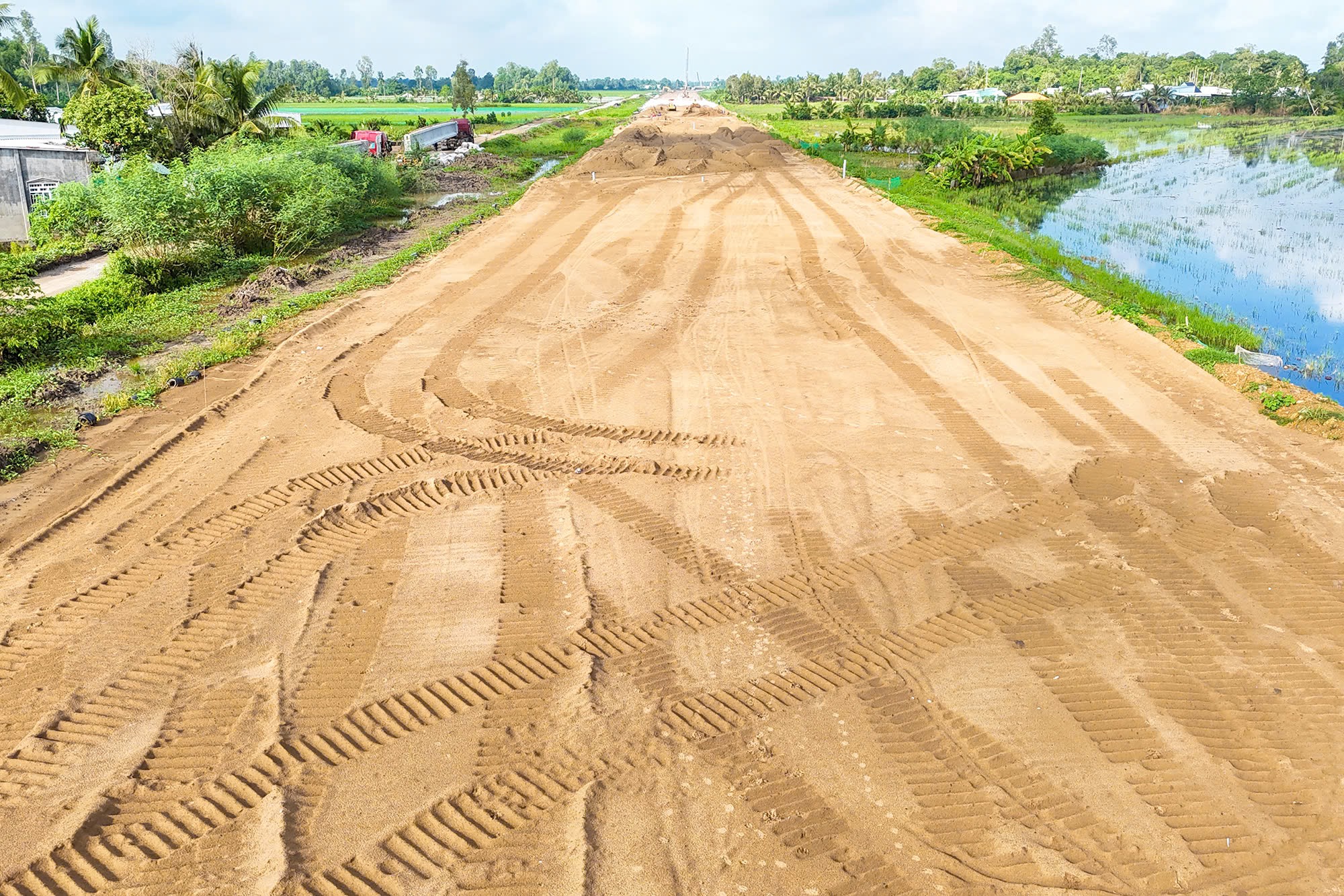 Cao tốc Cần Thơ - Hậu Giang cần nỗ lực lớn để về đích đúng hẹn - Ảnh 4.