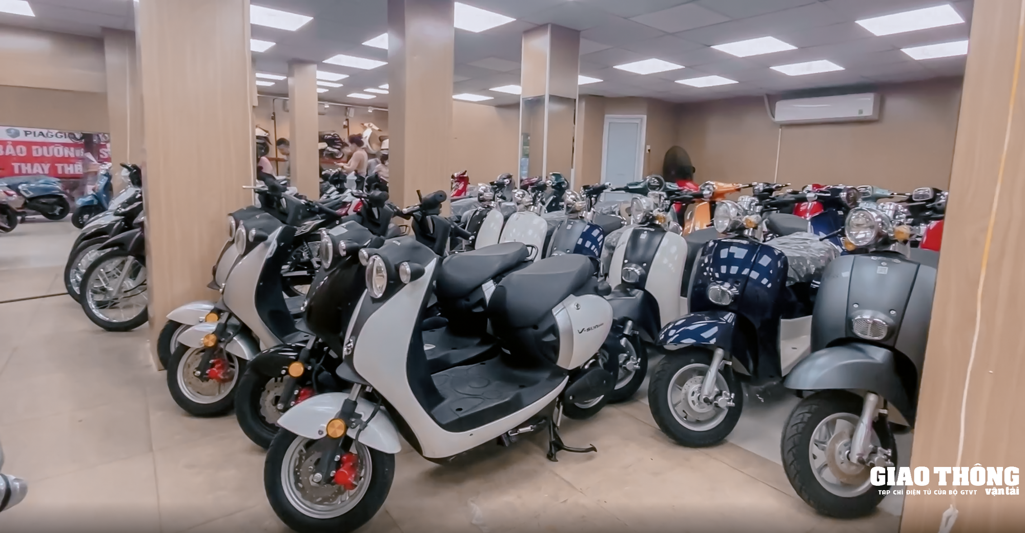 Xu hướng chọn xe máy điện đang trẻ hoá - Ảnh 2.