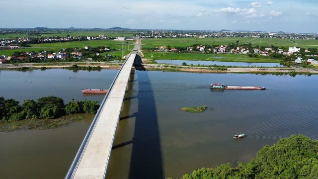 Cầu Bến Mới trên QL38B chuẩn bị thông xe, Sở GTVT Nam Định đề nghị tiếp nhận quản lý - Ảnh 1.