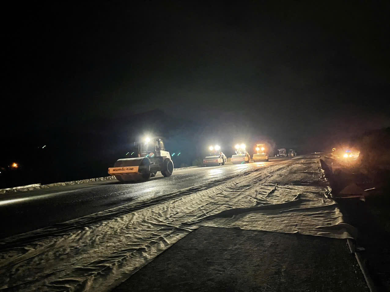 Tổng công ty Thăng Long quyết tâm rút ngắn tiến độ Gói thầu XL01 Dự án cao tốc đoạn Chí Thạnh - Vân Phong - Ảnh 8.