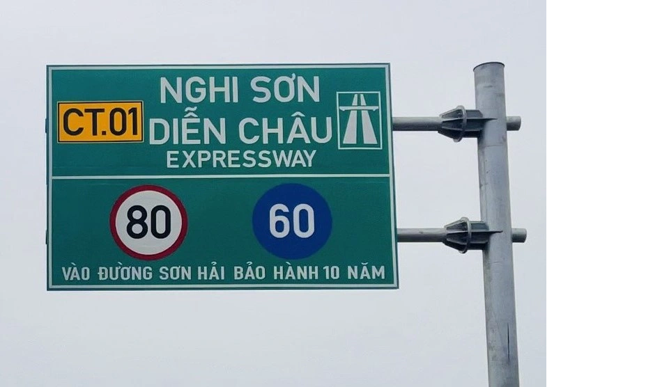 Vì sao xóa bỏ dòng chữ 