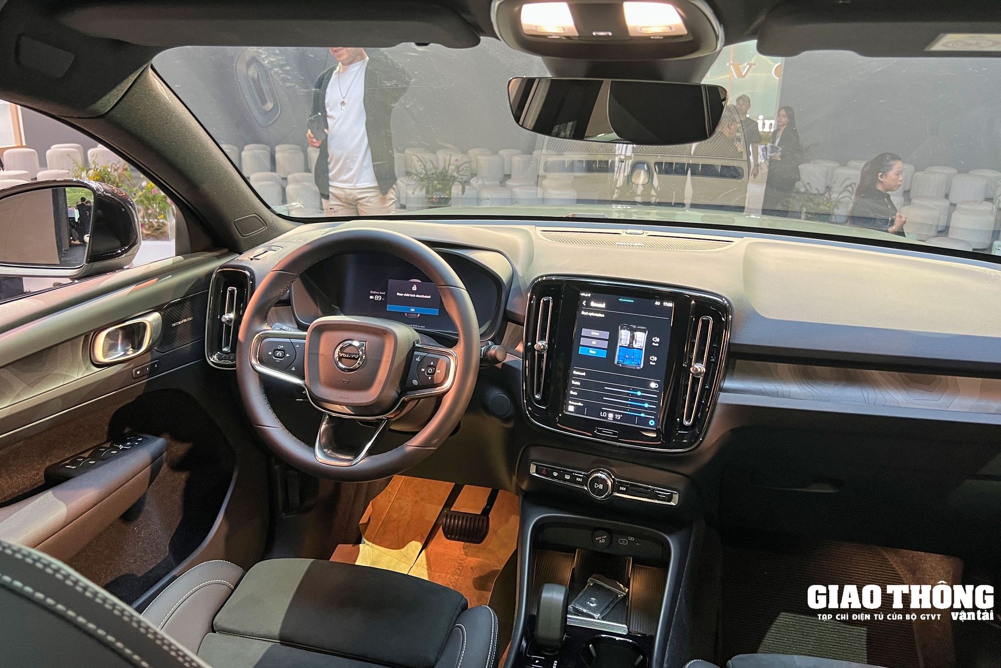 Cận cảnh xe điện Volvo EC40 ra mắt Việt Nam: Giá rẻ hơn xe xăng, chạy 501 km sau mỗi lần sạc- Ảnh 12.