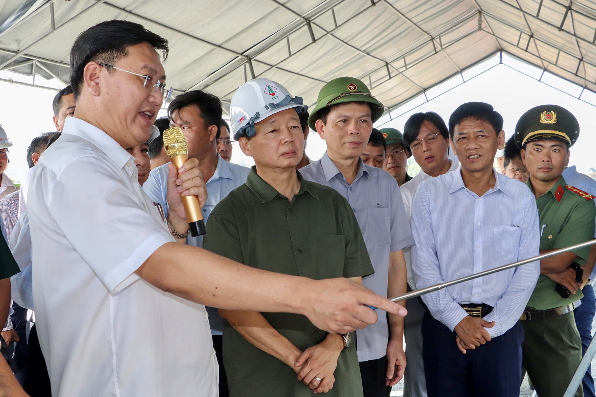 Phó Thủ tướng Trần Hồng Hà kiểm tra các dự án cao tốc trọng điểm khu vực ĐBSCL - Ảnh 3.