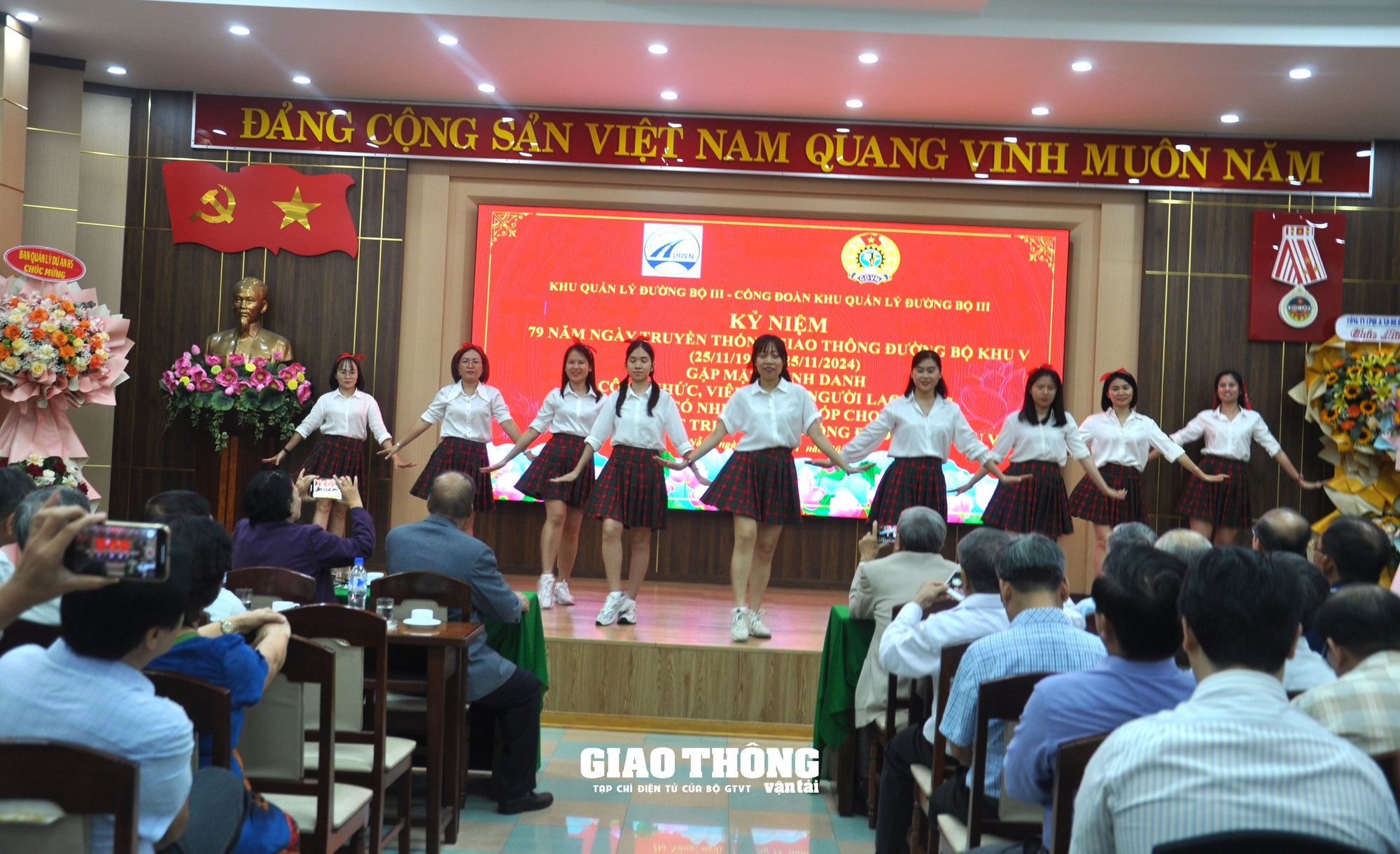 Ấm áp Ngày truyền thống Giao thông đường bộ Khu V - Ảnh 7.