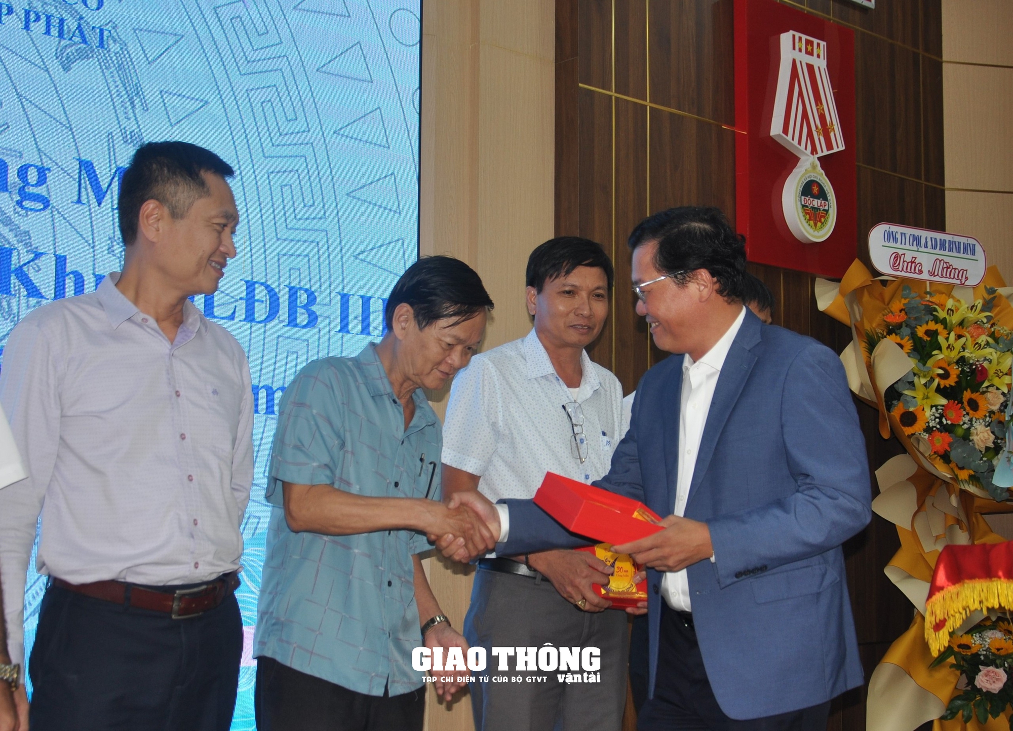 Ấm áp Ngày truyền thống Giao thông đường bộ Khu V - Ảnh 19.