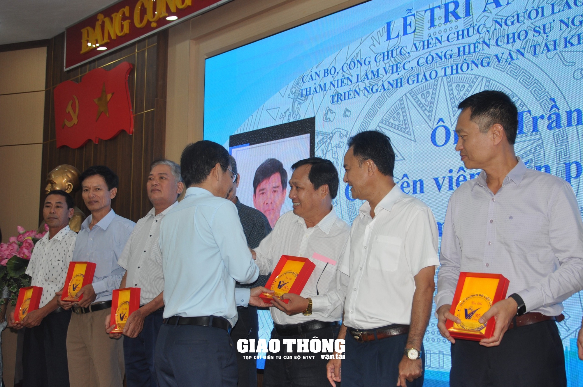 Ấm áp Ngày truyền thống Giao thông đường bộ Khu V - Ảnh 20.