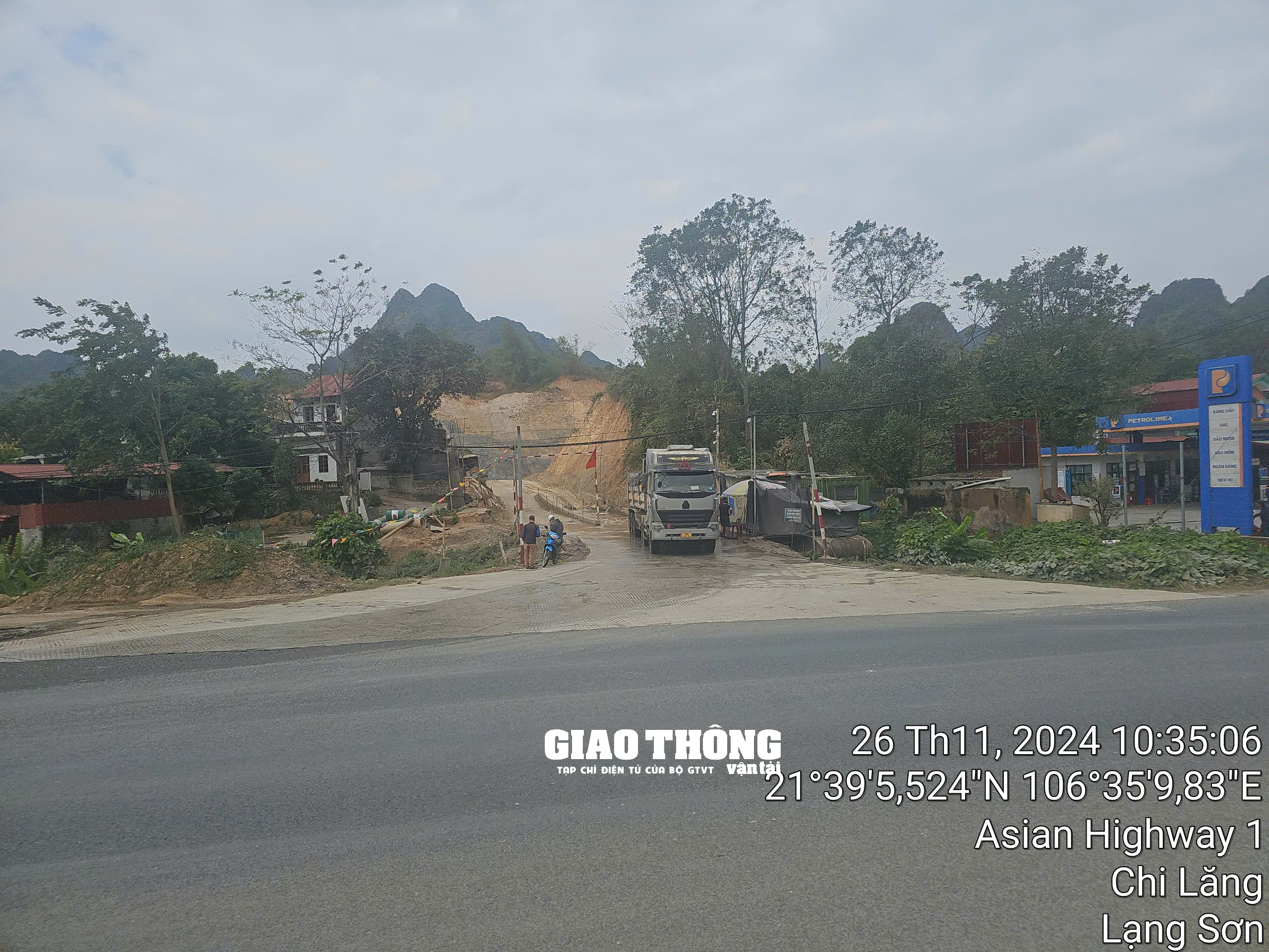 Lạng Sơn: Dự án khu đô thị 1.600 tỷ đồng tại Chi Lăng “coi thường” yêu cầu bảo đảm ATGT- Ảnh 3. Lạng Sơn: Dự án khu đô thị 1.600 tỷ đồng tại Chi Lăng “coi thường” yêu cầu bảo đảm ATGT- Ảnh 3.