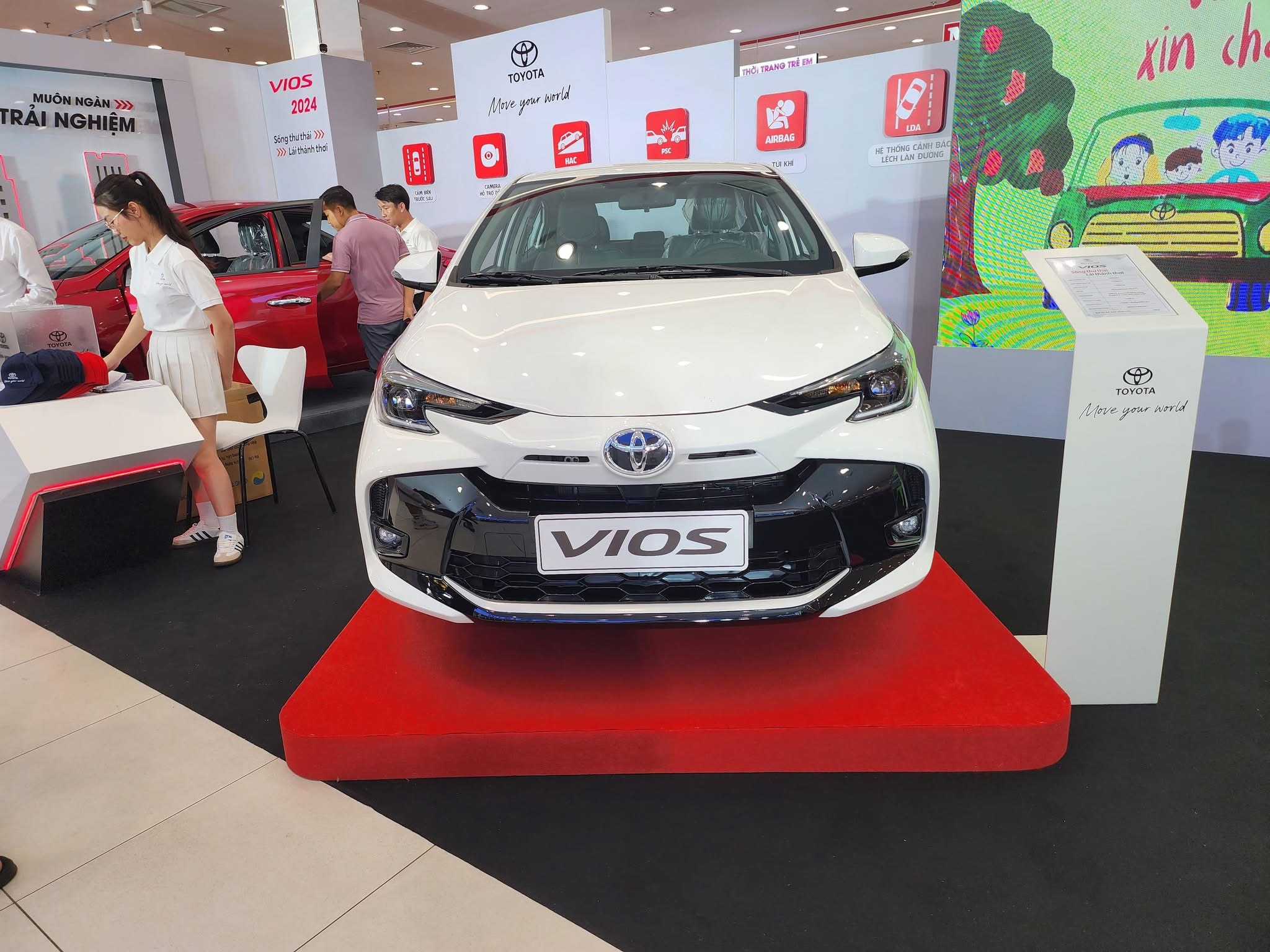 Giá xe Toyota Vios lăn bánh tháng 2/2025: Giảm không phanh rẻ nhất phân khúc - Ảnh 1.