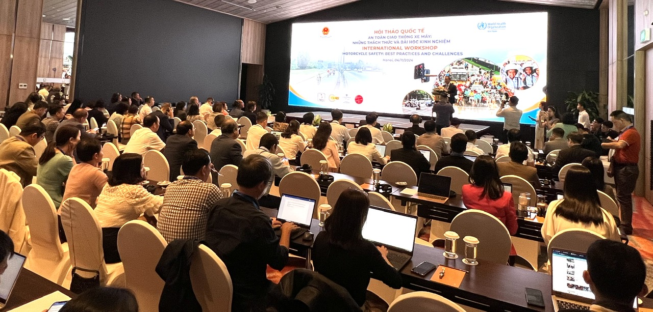 Giải pháp an toàn giao thông cho xe máy ở Việt Nam - Ảnh 2.