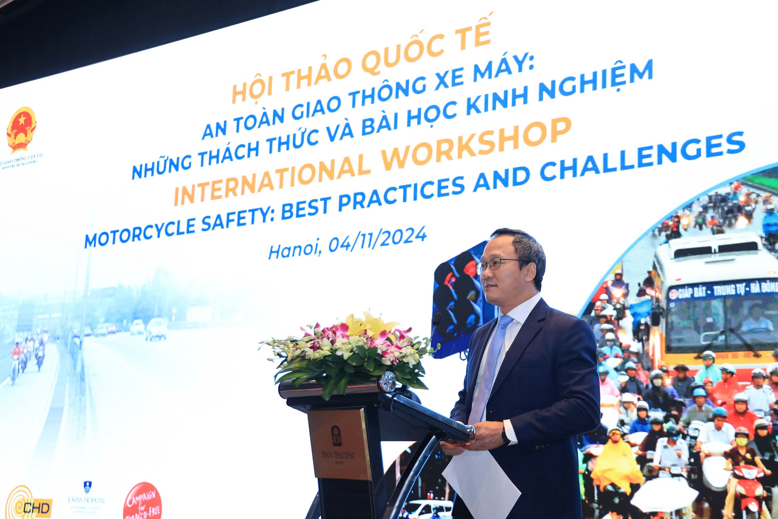 Giải pháp an toàn giao thông cho xe máy ở Việt Nam - Ảnh 1.