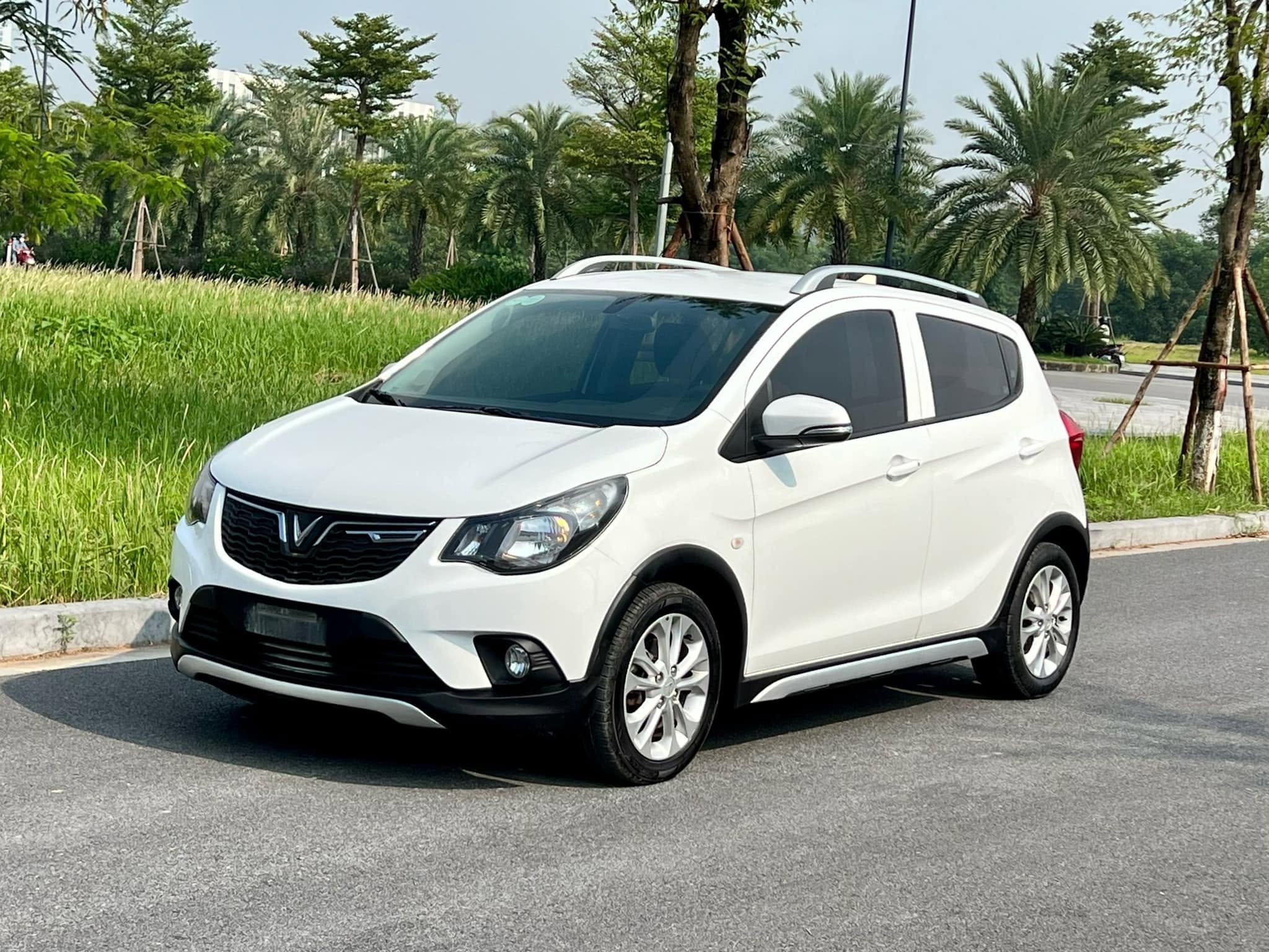 Xe mới giảm sâu, 300 triệu đã mua nhiều xe chất - Ảnh 1.