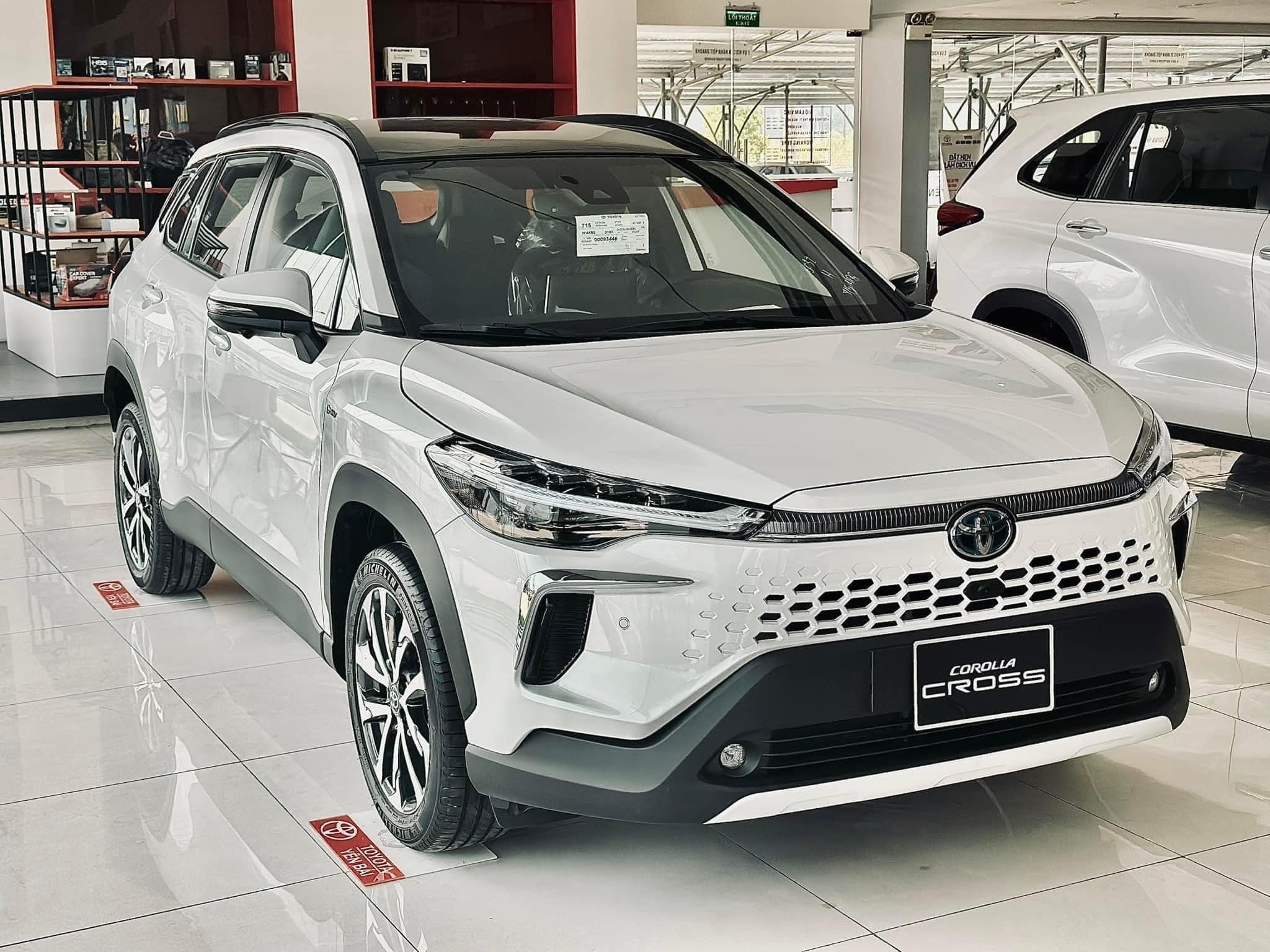 Giá xe Toyota Corolla Cross lăn bánh tháng 12/2024: Khách Việt bỏ túi 41 triệu đồng- Ảnh 1.