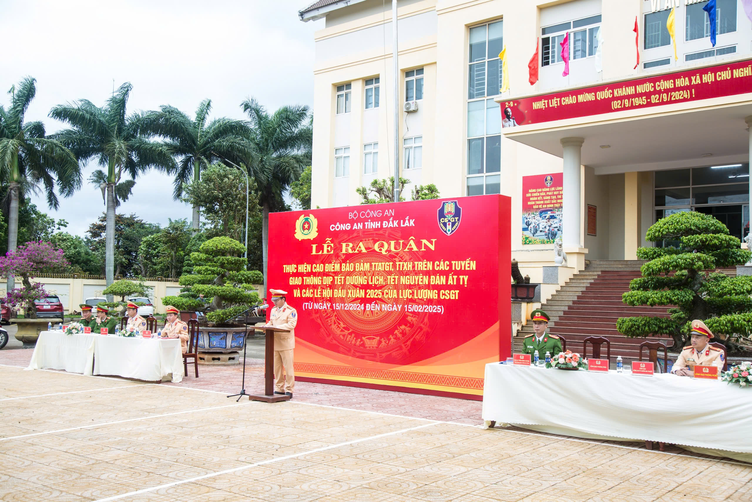 Công an tỉnh Đắk Lắk ra quân thực hiện cao điểm đảm bảo TTATGT dịp Tết Nguyên đán 2025- Ảnh 1. Công an tỉnh Đắk Lắk ra quân thực hiện cao điểm đảm bảo TTATGT dịp Tết Nguyên đán 2025- Ảnh 1.