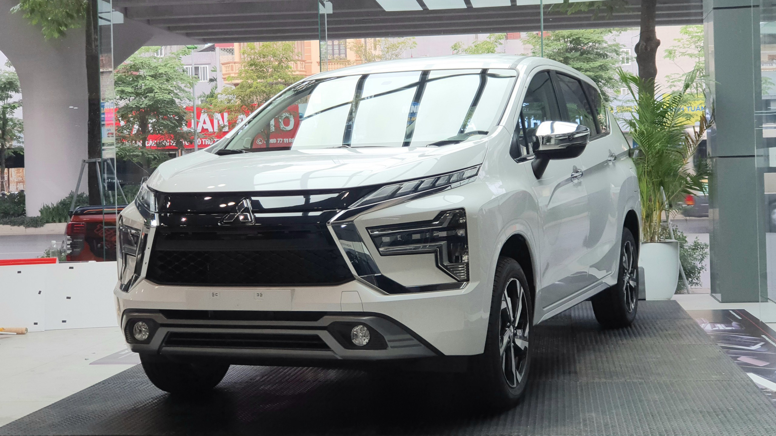 Giá xe Mitsubishi Xpander lăn bánh tháng 12/2024: Giảm không phanh rẻ như Toyota Vios- Ảnh 1. Giá xe Mitsubishi Xpander lăn bánh tháng 12/2024: Giảm không phanh rẻ như Toyota Vios- Ảnh 1.