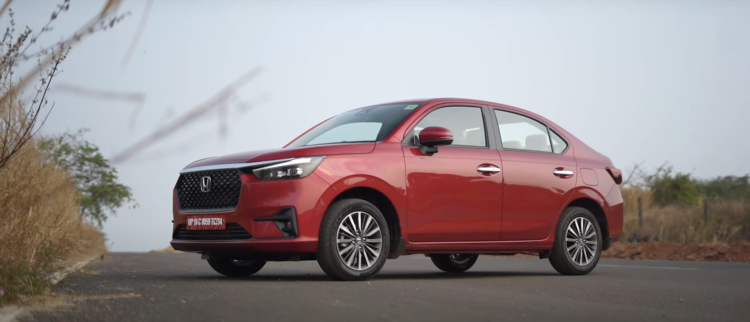 Người đầu tiên trải nghiệm lái Honda Amaze 2025: Giá 225 triệu đồng có đủ tốt khi so với Hyundai Grand i10?- Ảnh 1.