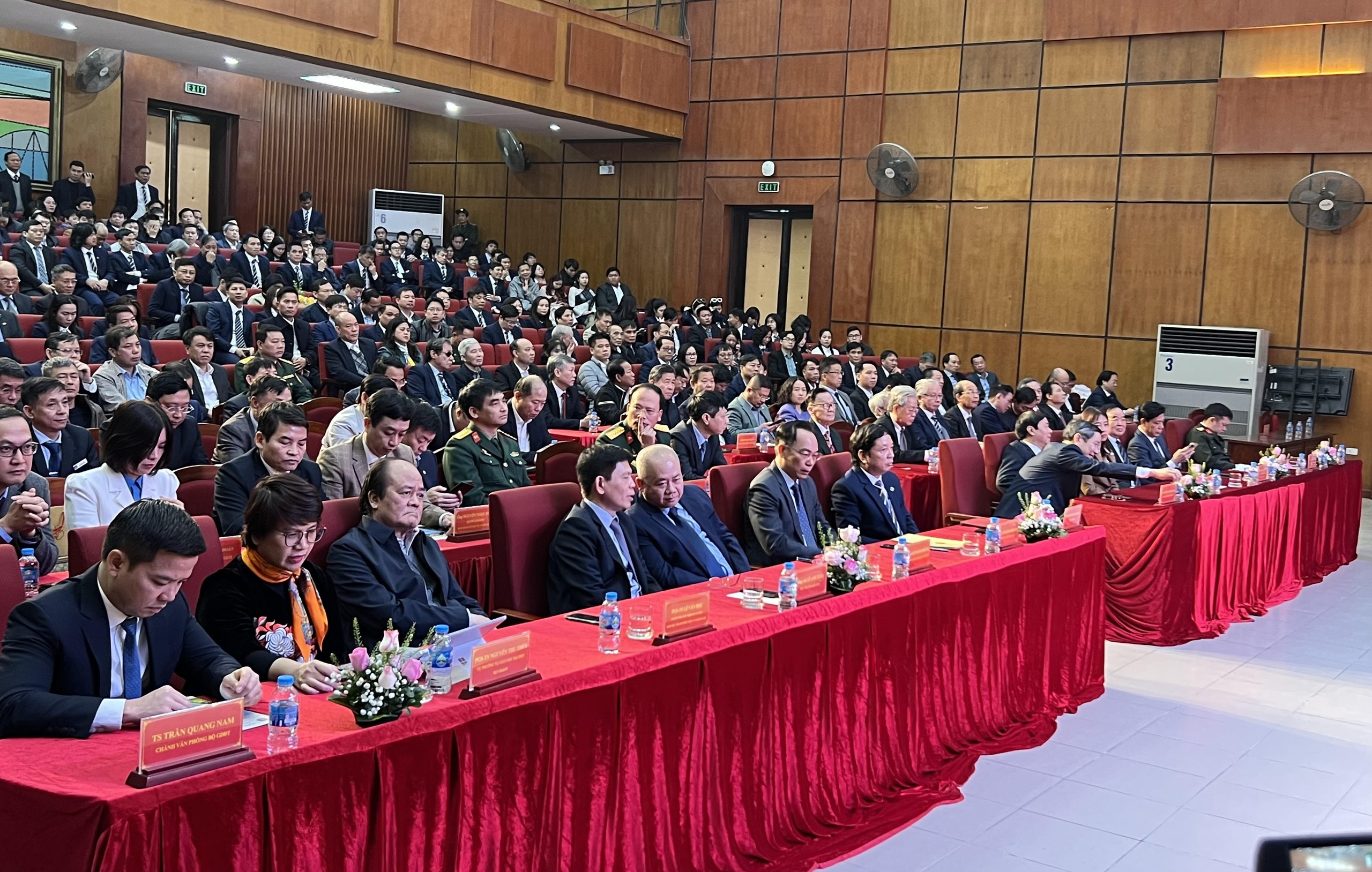 PGS. TS. Nguyễn Văn Hùng là tân Hiệu trưởng Trường Đại học GTVT - Ảnh 3.