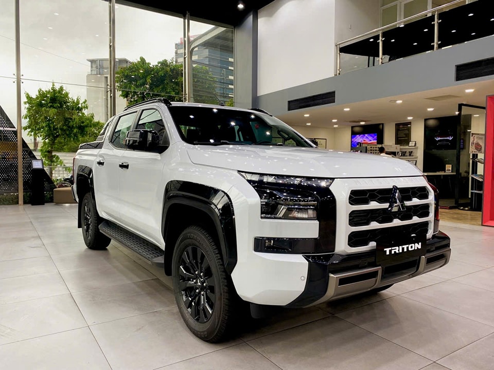 Giá xe Mitsubishi Triton lăn bánh tháng 12/2024: Giảm không phanh, rẻ nhất phân khúc- Ảnh 1.