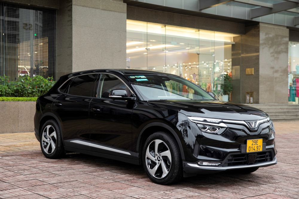 VinFast hé lộ thêm dòng xe chạy dịch vụ cao cấp sắp ra mắt ở Việt Nam- Ảnh 1. VinFast hé lộ thêm dòng xe chạy dịch vụ cao cấp sắp ra mắt ở Việt Nam- Ảnh 1.