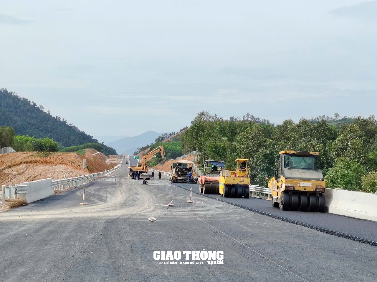 Công trình cao tốc Vân Phong - Nha Trang: Khối lượng còn lớn, có kịp khai thác vào ngày 10/1/2025?- Ảnh 6.