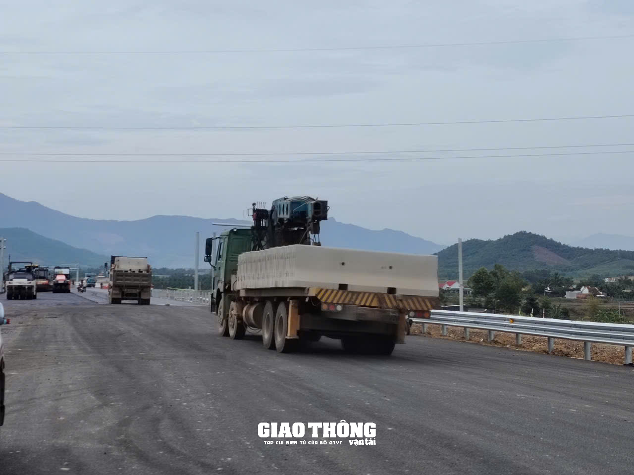 Công trình cao tốc Vân Phong - Nha Trang: Khối lượng còn lớn, có kịp khai thác vào ngày 10/1/2025?- Ảnh 16.