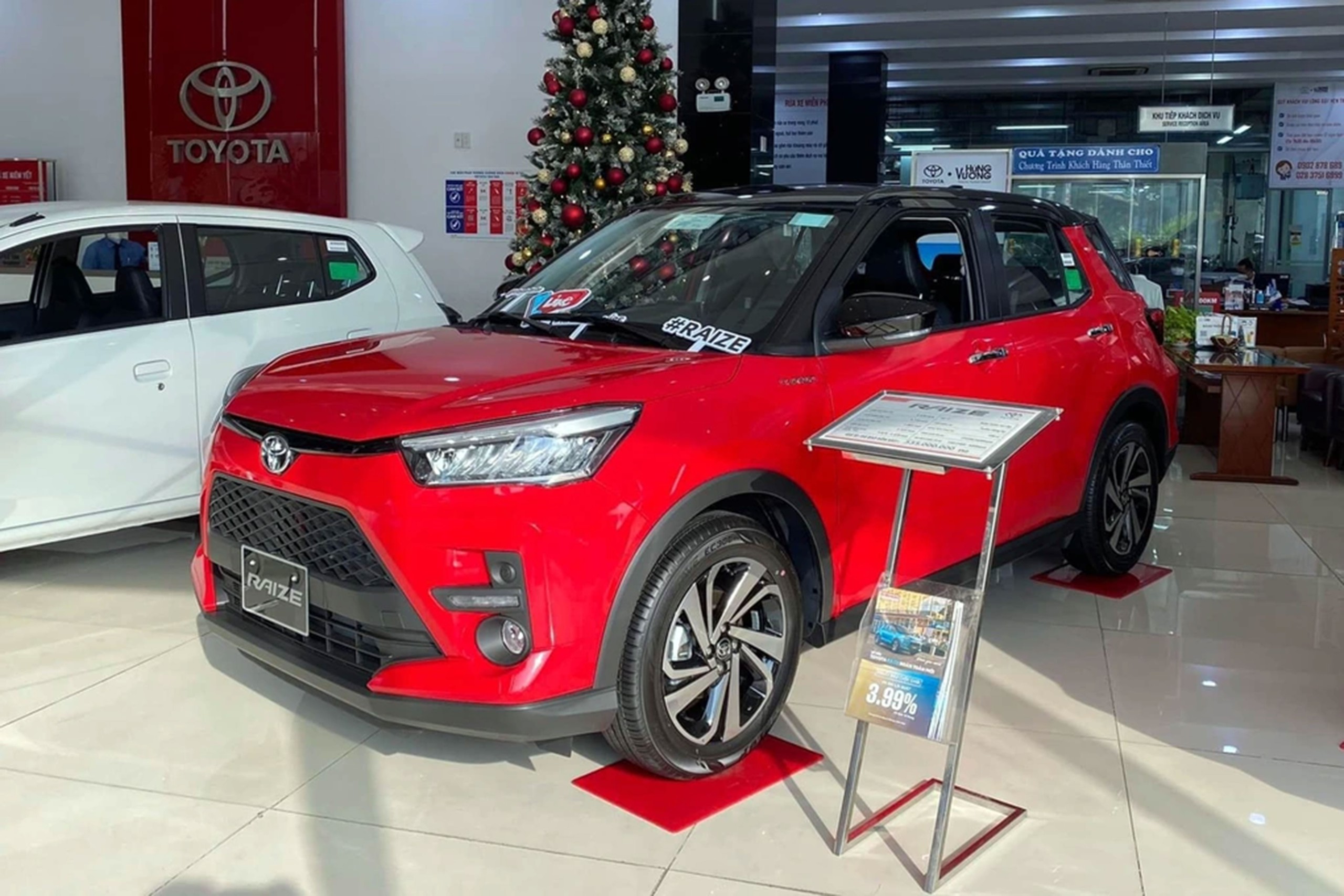 So sánh khấu hao VinFast VF5 và Toyota Raize sau 1 năm lăn bánh- Ảnh 1. So sánh khấu hao VinFast VF5 và Toyota Raize sau 1 năm lăn bánh- Ảnh 1.