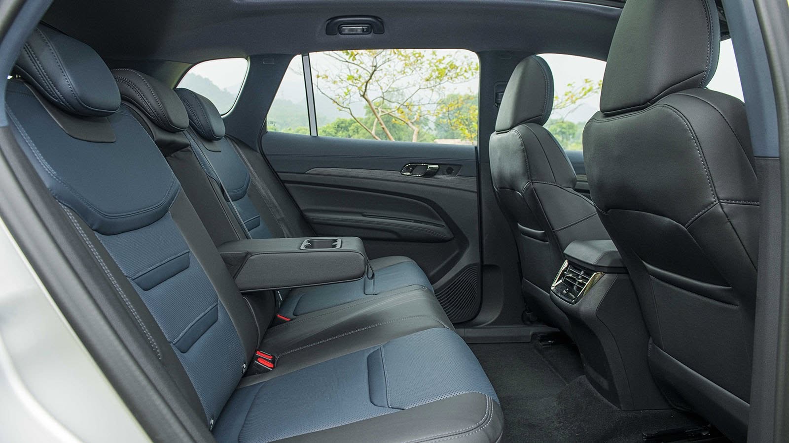 Áp lực từ Mazda CX-5, Ford Territory giảm xuống dưới 700 triệu, xả kho đón bản mới- Ảnh 7.