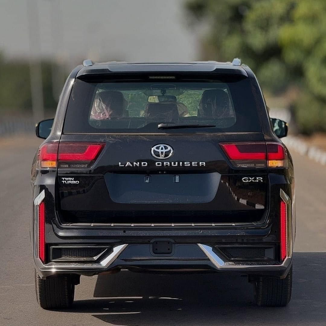 Toyota Land Cruiser GXR Trung Đông với diện mạo mới, sẽ sớm về Việt Nam- Ảnh 3. Toyota Land Cruiser GXR Trung Đông với diện mạo mới, sẽ sớm về Việt Nam- Ảnh 3.