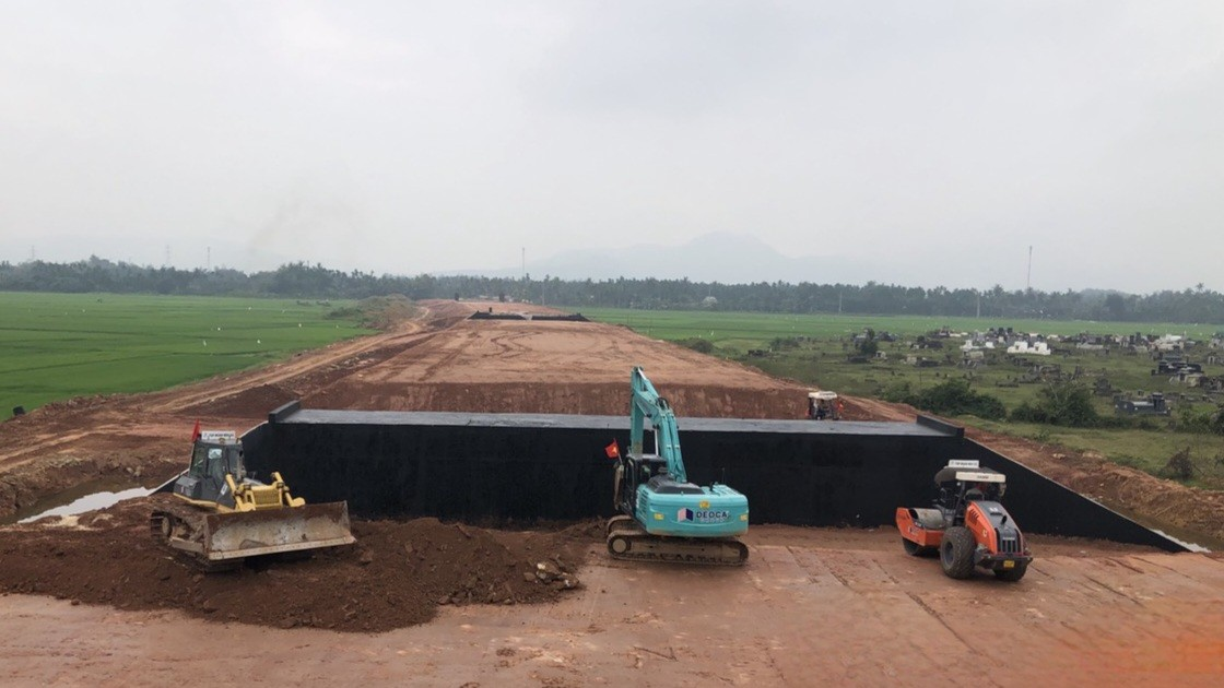 Tết không nghỉ trên công trường cao tốc Quảng Ngãi - Hoài Nhơn- Ảnh 6. Tết không nghỉ trên công trường cao tốc Quảng Ngãi - Hoài Nhơn- Ảnh 6.