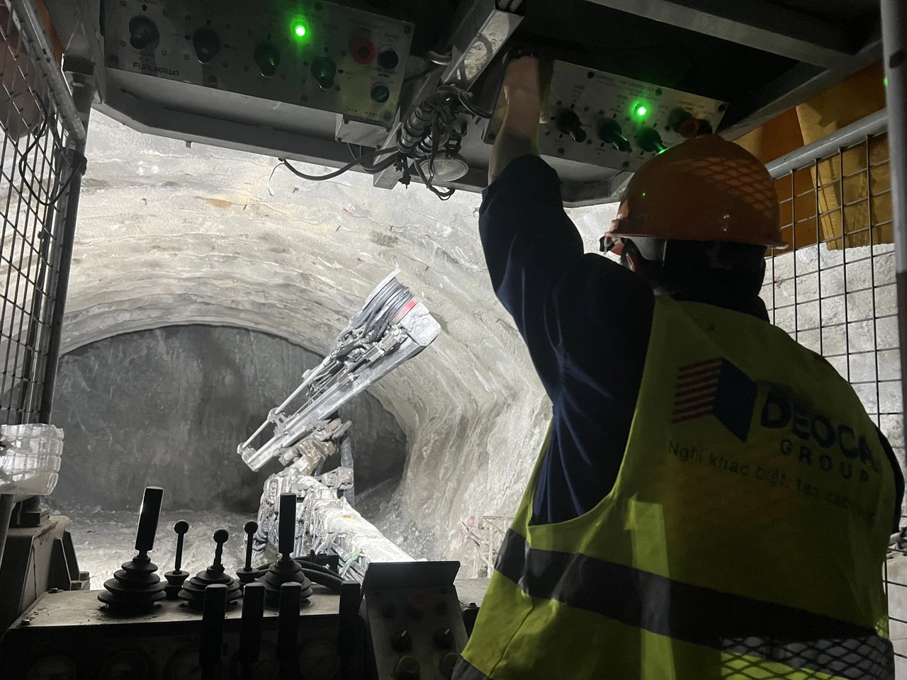 Tết không nghỉ trên công trường cao tốc Quảng Ngãi - Hoài Nhơn- Ảnh 7. Tết không nghỉ trên công trường cao tốc Quảng Ngãi - Hoài Nhơn- Ảnh 7.