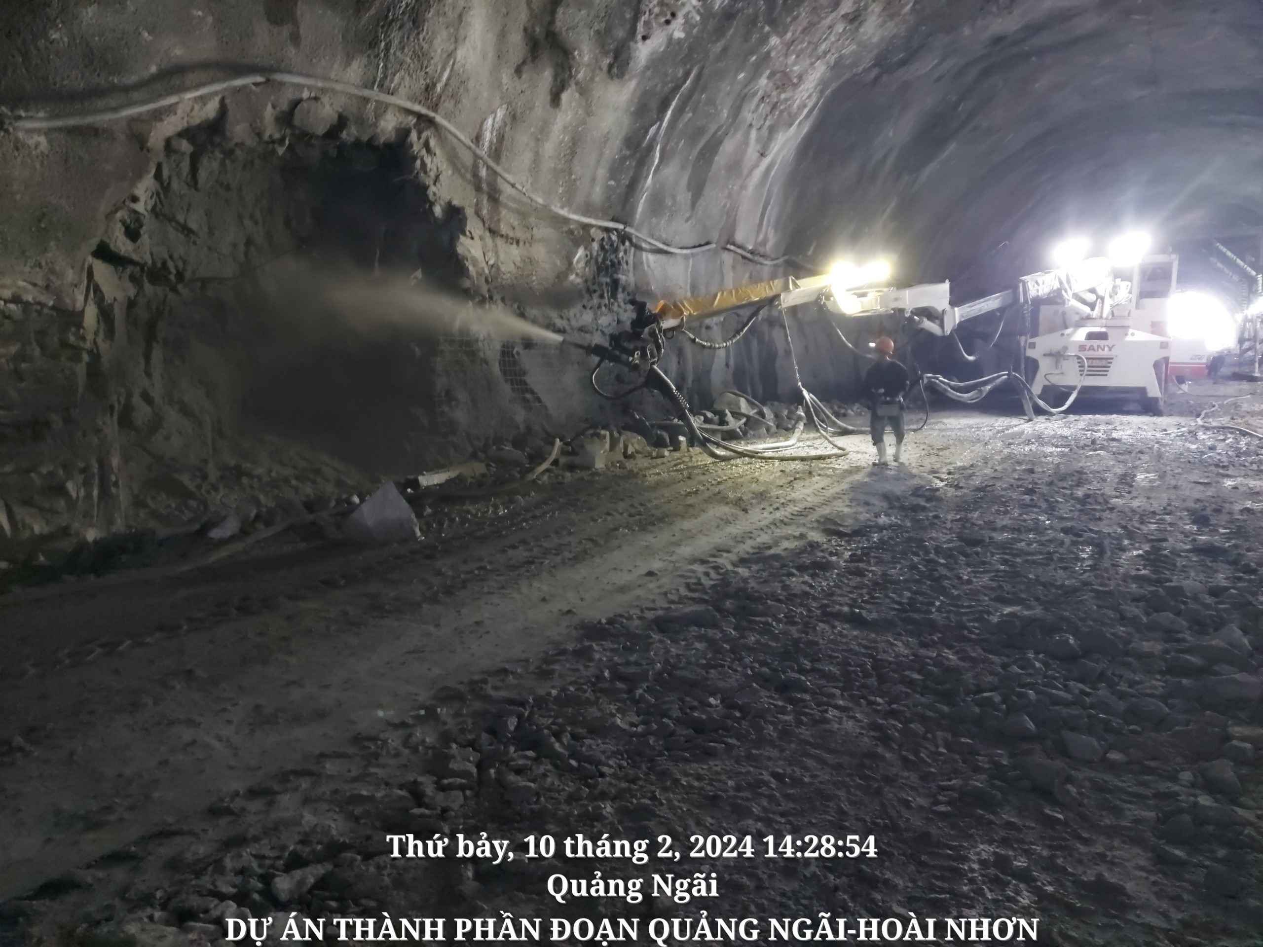 Tết không nghỉ trên công trường cao tốc Quảng Ngãi - Hoài Nhơn- Ảnh 10. Tết không nghỉ trên công trường cao tốc Quảng Ngãi - Hoài Nhơn- Ảnh 10.