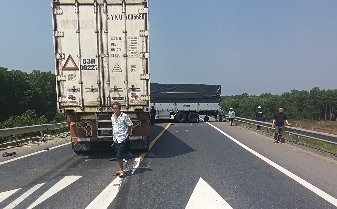 Danh tính các nạn nhân vụ TNGT ô tô liên hoàn trên cao tốc Cam Lộ - La Sơn- Ảnh 1.