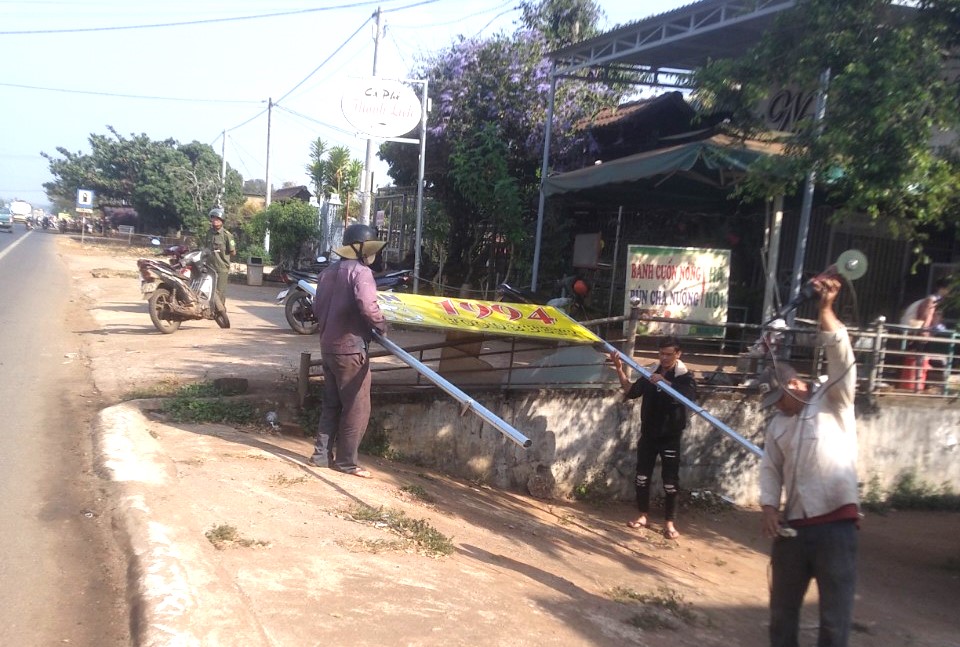 Giải tỏa hành lang đường bộ tuyến QL14 qua tỉnh Gia Lai- Ảnh 1.