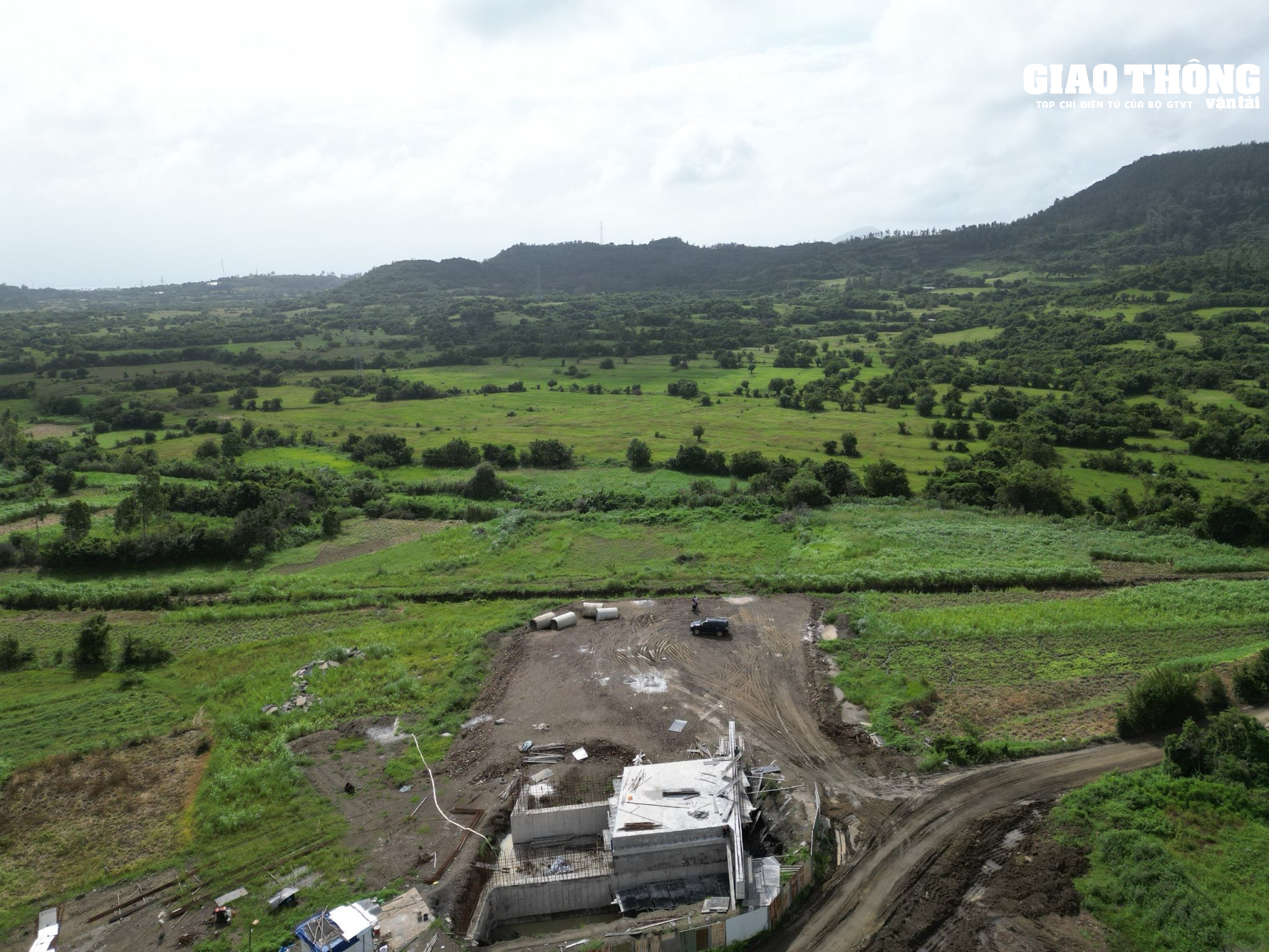 Ưu tiên giao mỏ đất đắp cho cao tốc Chí Thạnh - Vân Phong- Ảnh 2. Ưu tiên giao mỏ đất đắp cho cao tốc Chí Thạnh - Vân Phong- Ảnh 2.