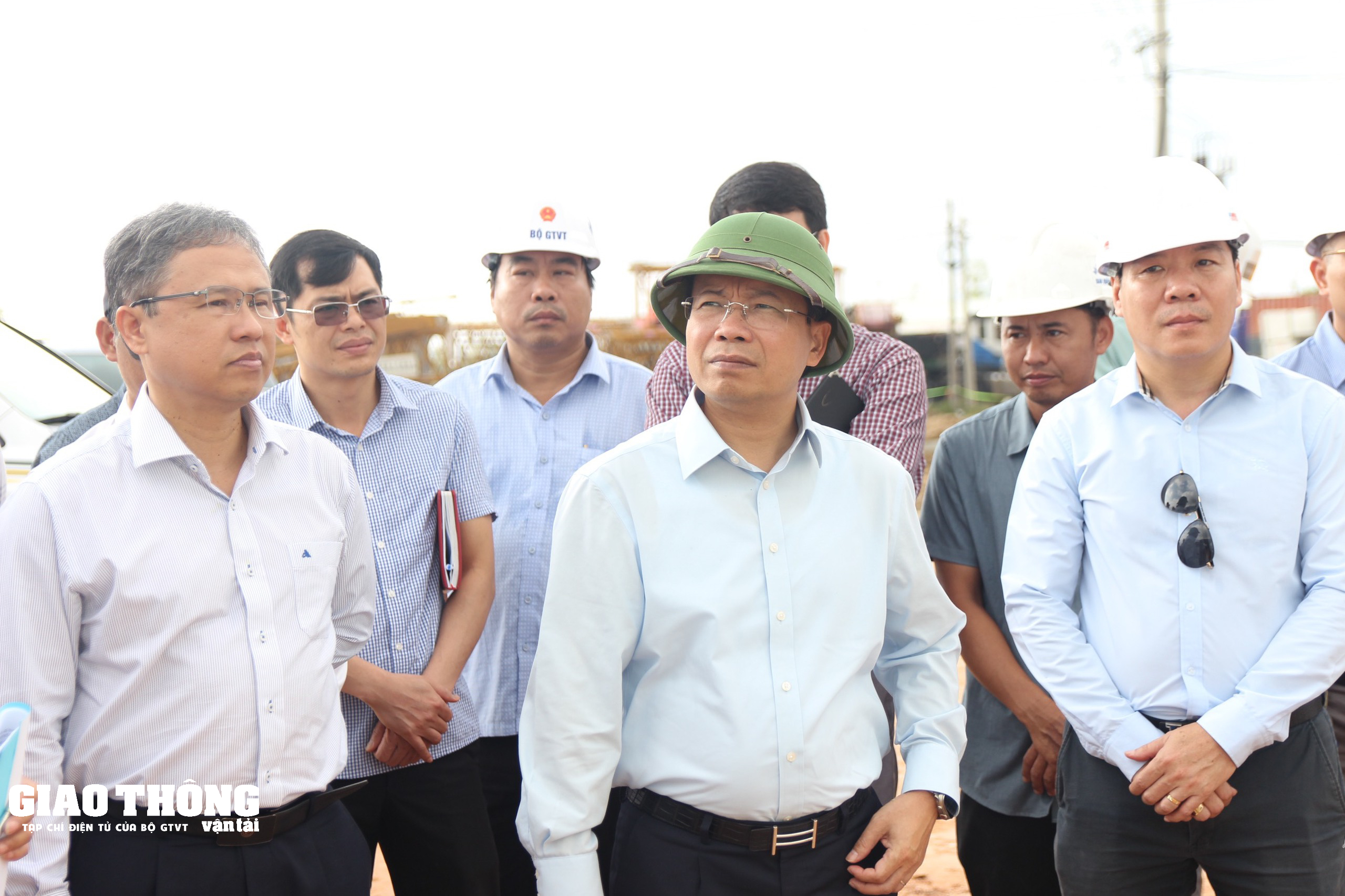 Phấn đấu hoàn thành cao tốc Vân Phong - Nha Trang trước 30/6/2025- Ảnh 1.