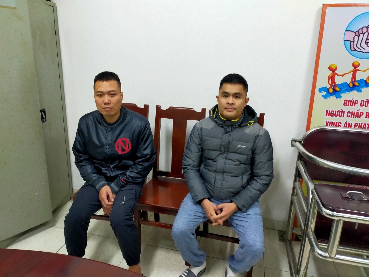 Tạm giữ hình sự 2 thanh niên gây rối trên đường vành đai 2 trên cao- Ảnh 1.