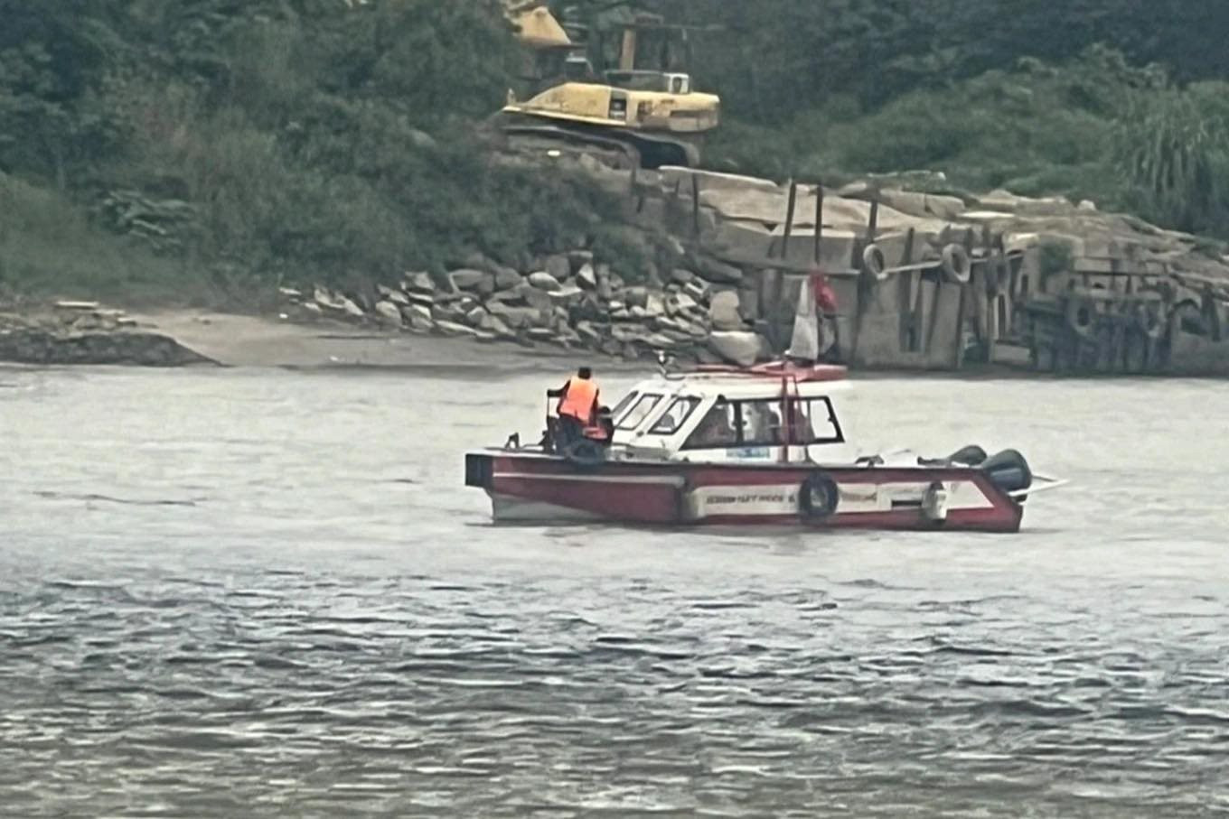 Đã tìm thấy 4 mẹ con nghi nhảy cầu Đông Trù- Ảnh 1.