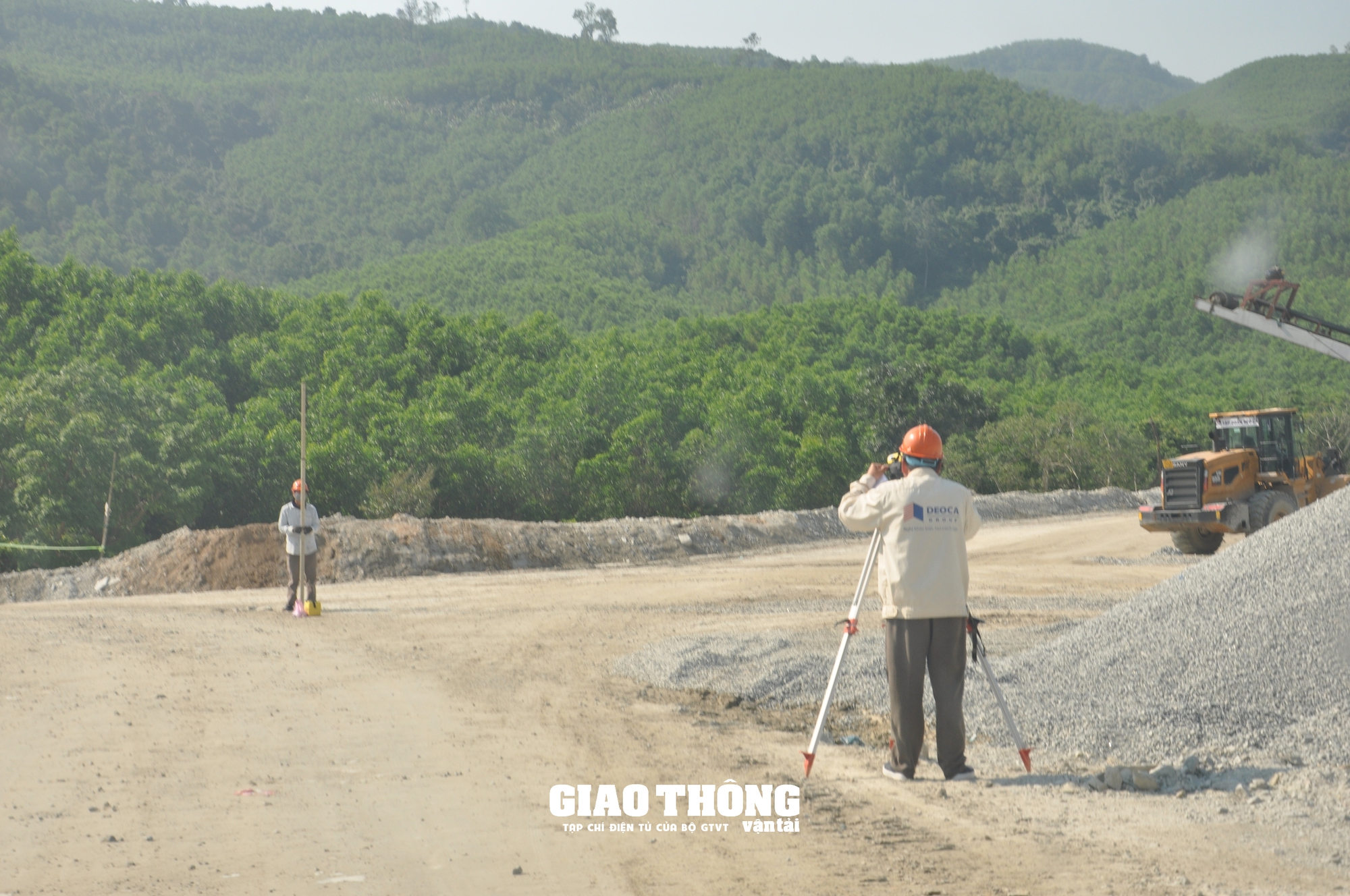 Thi công cao tốc Quảng Ngãi - Hoài Nhơn: Nhà thầu bứt tốc, lấy lại tiến độ- Ảnh 3.