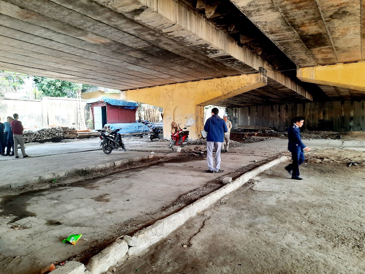 Mạnh tay giải tỏa vi phạm gầm cầu vượt Thịnh Đán - TP. Thái Nguyên- Ảnh 5.